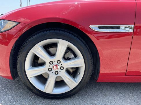 Used 2019 Jaguar XE Premium image 73