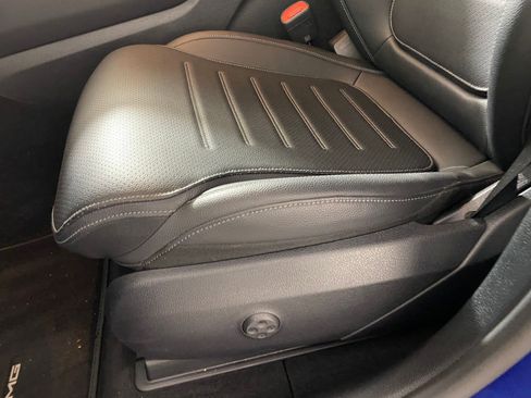 Certified 2025 Mercedes-Benz GLC 300 4MATIC image 12