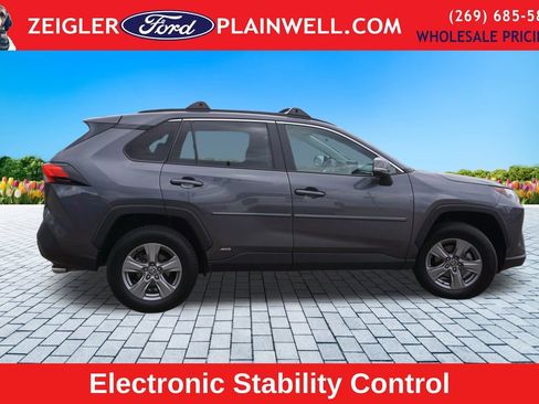 Used 2022 Toyota RAV4 XLE w/ Convenience Package image 6
