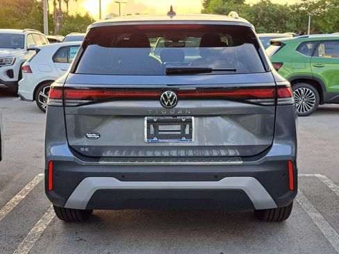 New 2026 Volkswagen Tiguan SE FWD image 4