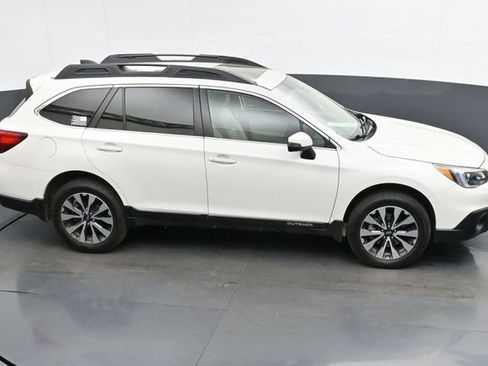 Used 2017 Subaru Outback 2.5i Limited image 19