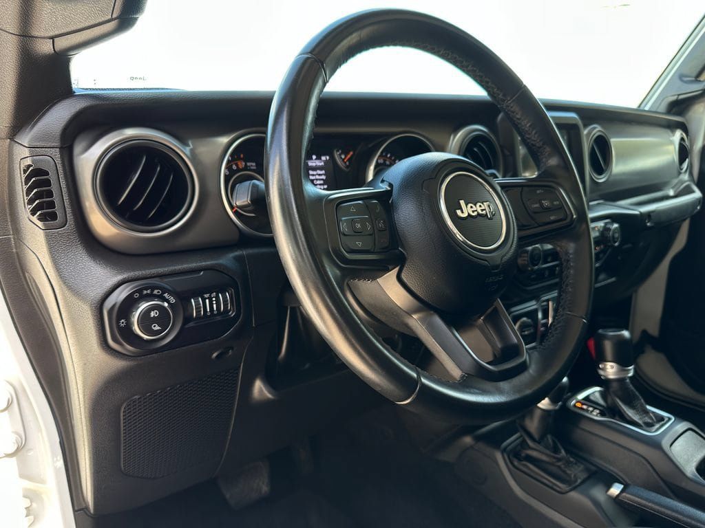 Used 2022 Jeep Gladiator Sport AWD/4WD image 14