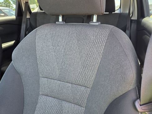 Used 2025 Nissan Rogue SV FWD image 14