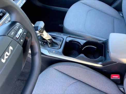 Used 2025 Kia K4 FWD image 17