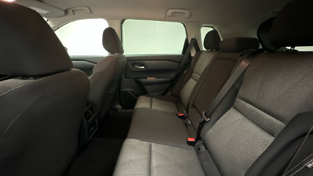 Certified 2025 Nissan Rogue SV AWD/4WD image 10