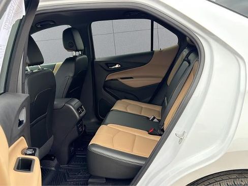 Used 2024 Chevrolet Equinox Premier image 22