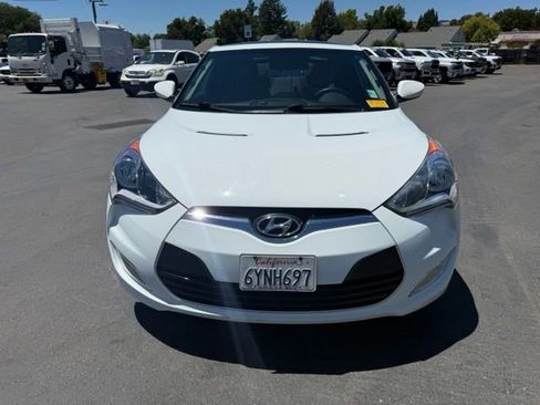 Used 2013 Hyundai Veloster w/ Style Pkg FWD image 4