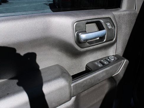 Used 2021 Chevrolet Silverado 1500 Custom image 8