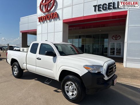 Used 2020 Toyota Tacoma SR image 1