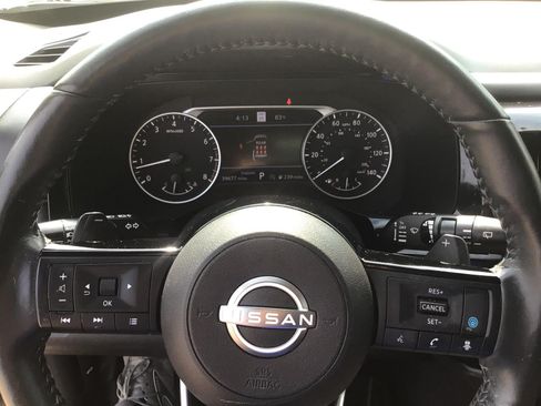 Used 2024 Nissan Pathfinder SL FWD image 20