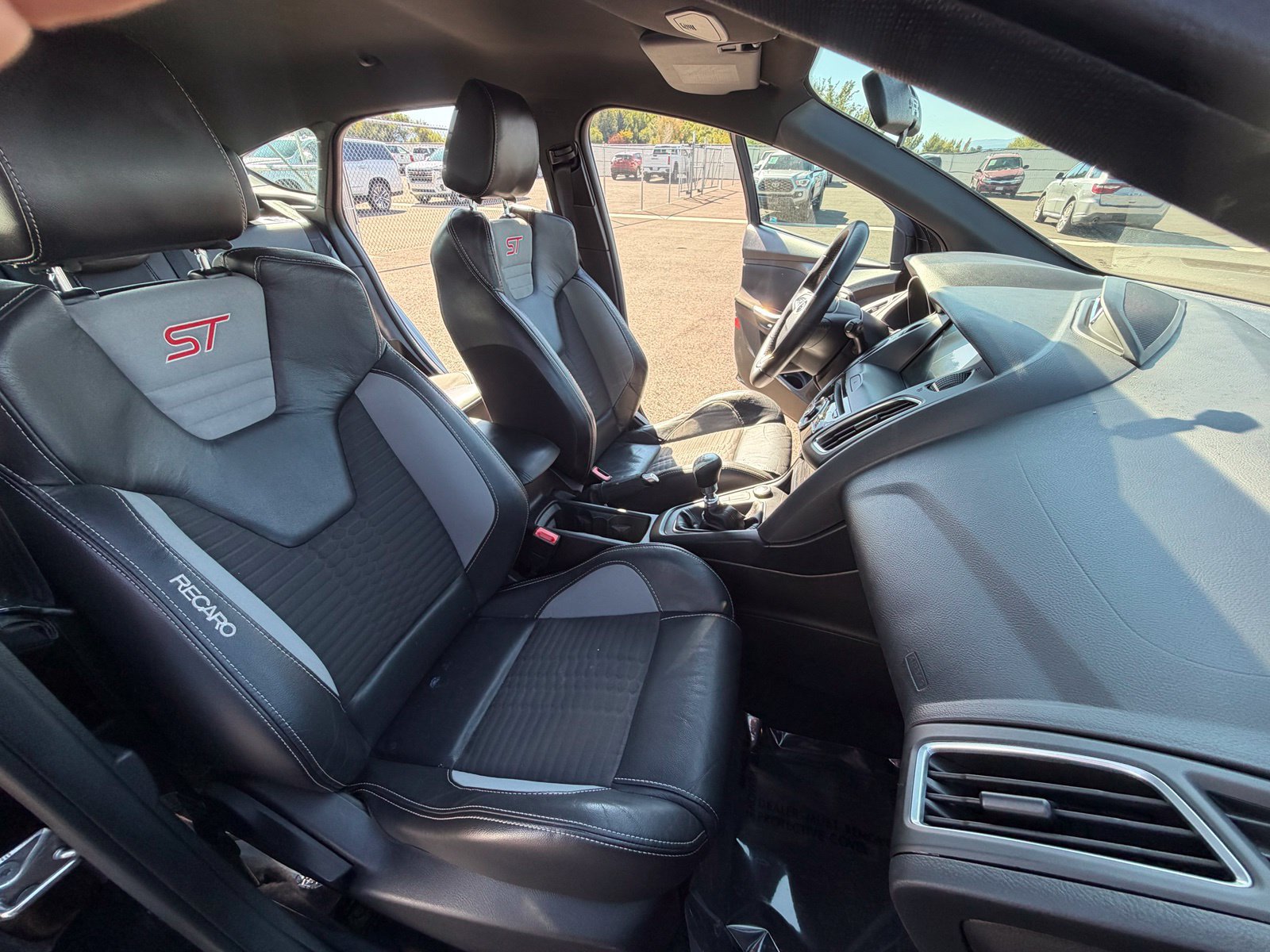 Used 2016 Ford Focus ST w/ Equipment Group 401A FWD image 33