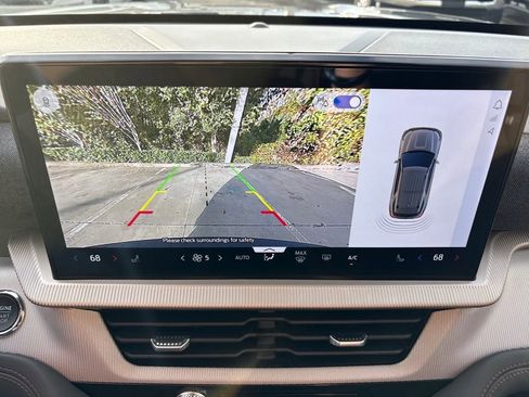 Used 2025 Ford Explorer Active image 27