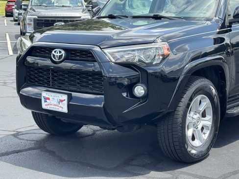 Used 2018 Toyota 4Runner SR5 Premium image 36
