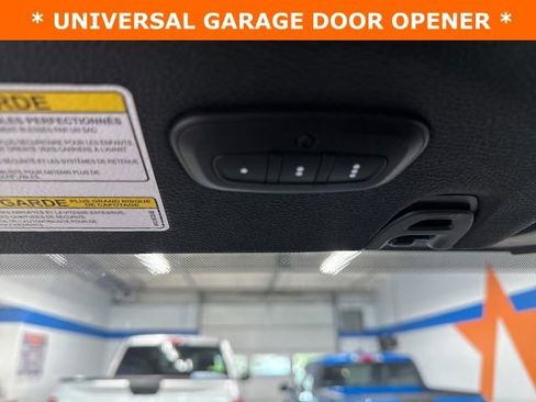 Used 2018 Jeep Wrangler Unlimited Sahara image 18