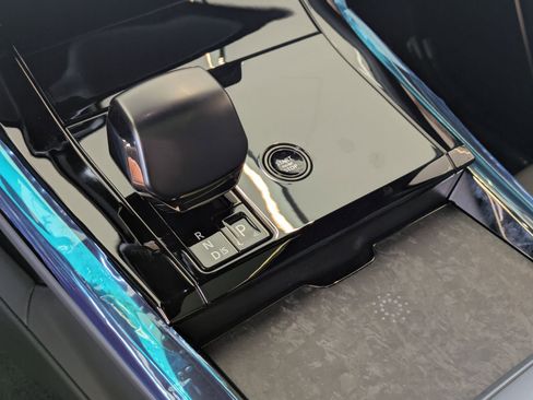 New 2025 Land Rover Range Rover Sport SV Edition Two image 18