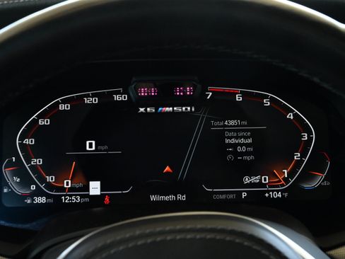 Used 2022 BMW X6 M50i AWD/4WD image 16