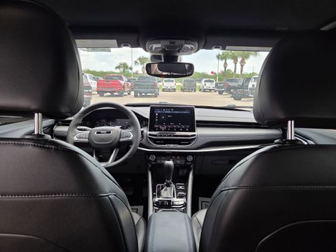 New 2026 Jeep Compass Latitude image 21