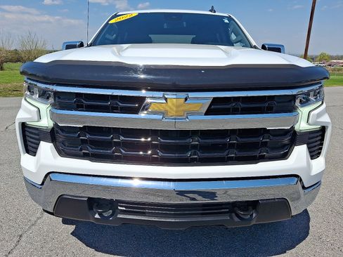 Used 2022 Chevrolet Silverado 1500 LT image 2