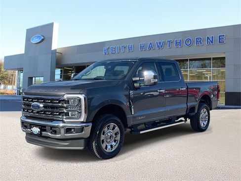 New 2026 Ford F250 Lariat w/ Chrome Package image 3