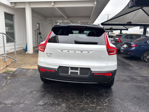 Used 2023 Volvo XC40 Recharge Ultimate AWD/4WD image 6