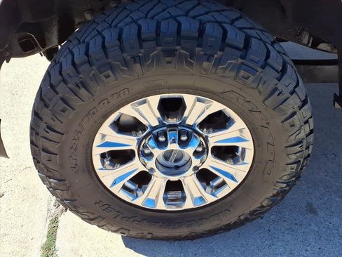 Used 2019 Ford F250 XLT w/ XLT Premium Package image 9