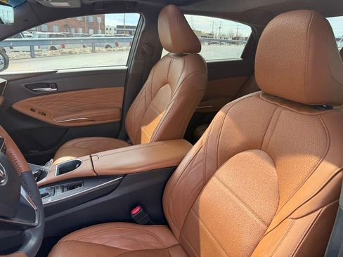 Used 2019 Toyota Avalon Limited FWD image 19