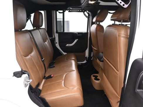 Used 2014 Jeep Wrangler Unlimited Sahara w/ Dual Top Group image 17