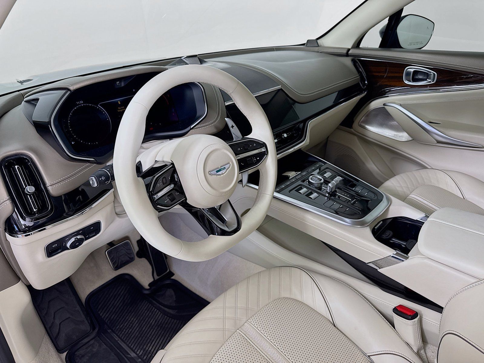 Used 2025 Aston Martin DBX 707 AWD/4WD image 10