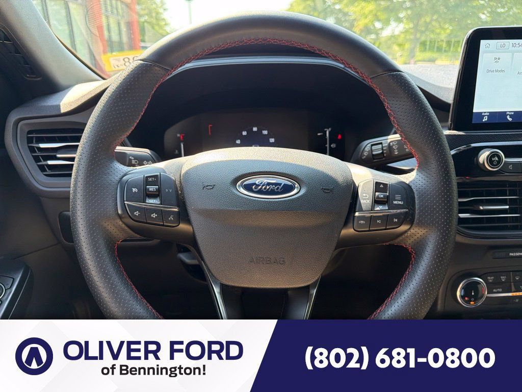 Used 2025 Ford Escape ST-Line AWD/4WD image 32