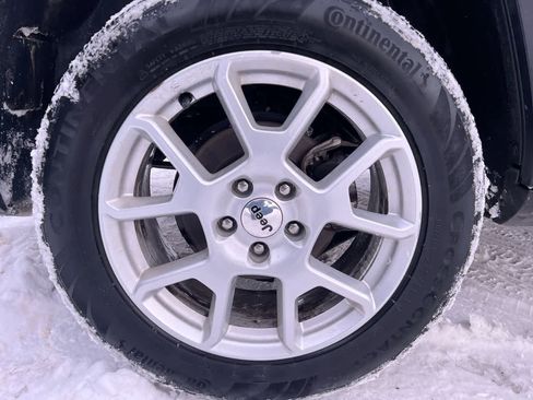 Used 2022 Jeep Renegade Latitude image 2