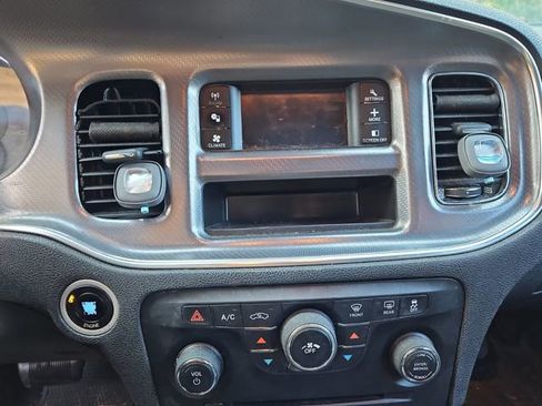 Used 2014 Dodge Charger SE w/ Sport Appearance Group image 10