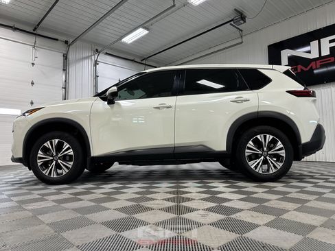 Used 2021 Nissan Rogue SV FWD image 11