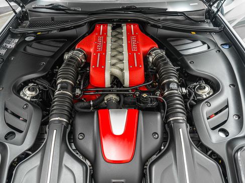 Used 2015 Ferrari FF image 12