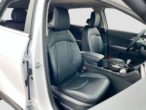 Used 2024 Kia Sportage EX image 27