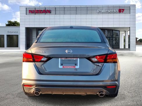 Used 2025 Nissan Altima 2.5 SV w/ SV Premium Package FWD image 5