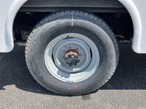 New 2026 Ford E-350 and Econoline 350 Super Duty w/ Power Equipment Group image 10