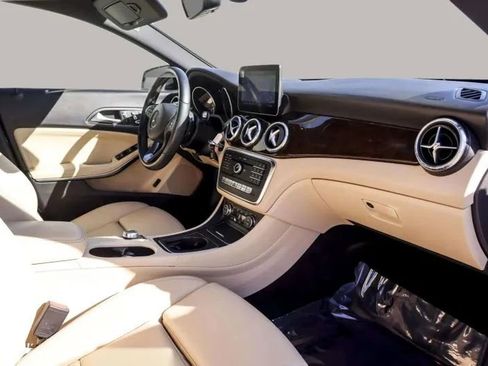 Used 2019 Mercedes-Benz CLA 250 image 35