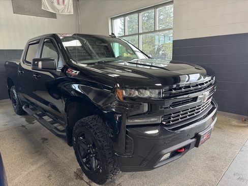 Used 2019 Chevrolet Silverado 1500 LT Trail Boss image 3