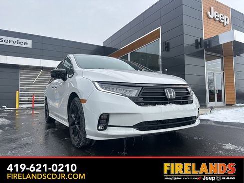Used 2024 Honda Odyssey Sport image 2