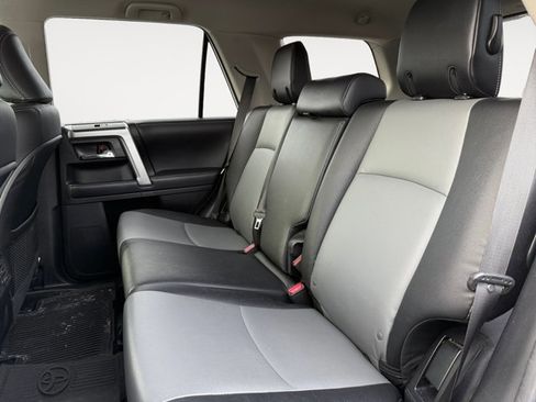 Used 2018 Toyota 4Runner SR5 image 15