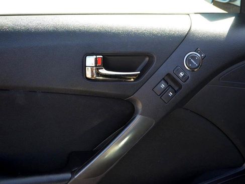 Used 2011 Hyundai Genesis 2.0T image 15