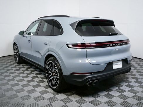 Certified 2026 Porsche Cayenne image 3