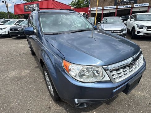Used 2013 Subaru Forester 2.5X Premium w/ Plus Pkg AWD/4WD image 3