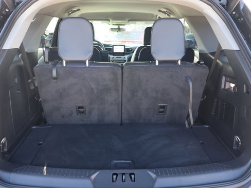 Used 2023 Ford Explorer XLT w/ Equipment Group 202A image 30