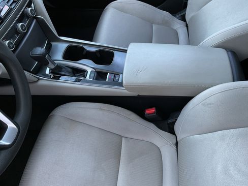 Used 2018 Honda Accord LX image 30