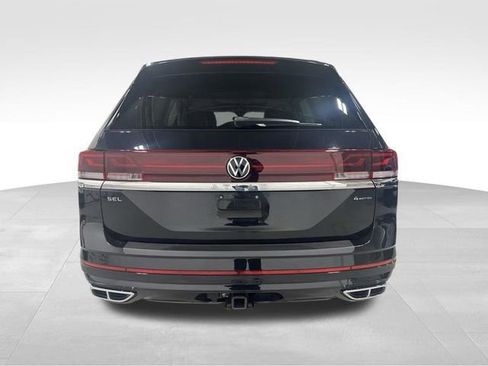 Certified 2024 Volkswagen Atlas SEL Premium R-Line image 7