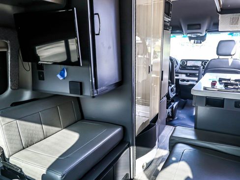 Used 2020 Mercedes-Benz Sprinter 2500 image 10