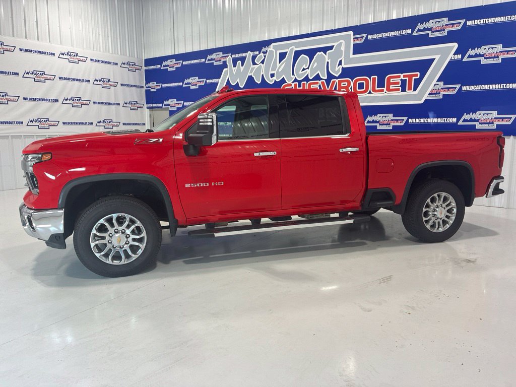 Used 2024 Chevrolet Silverado 2500 LTZ w/ LTZ Premium Package AWD/4WD image 3