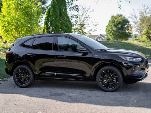 New 2026 Ford Escape ST-Line Elite w/ Premium Technology Package AWD/4WD image 4