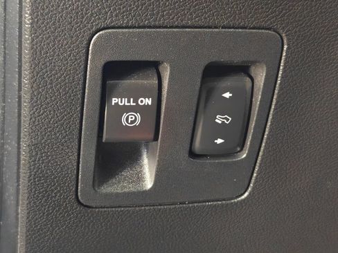 Used 2018 Ford F150 Lariat w/ Equipment Group 502A Luxury AWD/4WD image 17